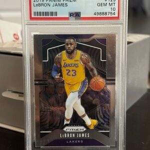 Panini Prizm LeBron James 2019 PSA 10